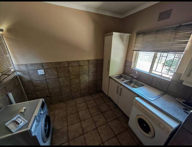 4 BEDROOM HOUSE FOR SALE IN VANDERBIJLPARK SE 6